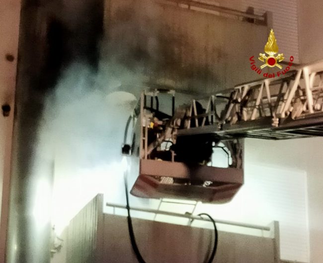 Incendio Jesolo: un morto e 30 persone evacuate