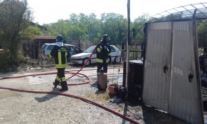 Incendio Castelfranco, bruciano sterpaglie ma prende fuoco la baracca: intervengono i Vigili del fuoco