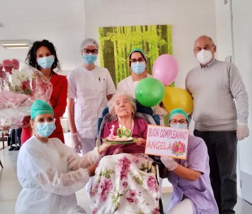Centro Anziani Sartor Castelfranco, nonna Angela è centenaria!