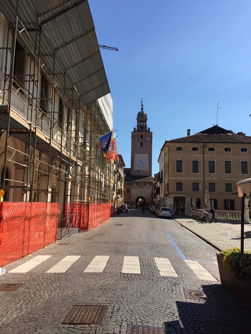 Fase 2 a Castelfranco, più traffico ma poca gente in giro: "Non è come accendere un interruttore"