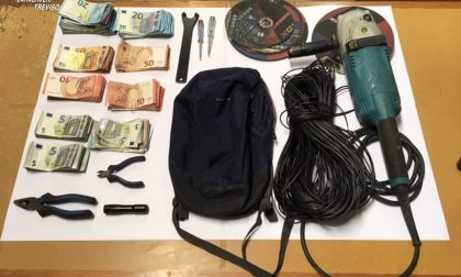 Ruba l'incasso del distributore e scappa coi soldi nei campi: 32enne arrestato a Motta