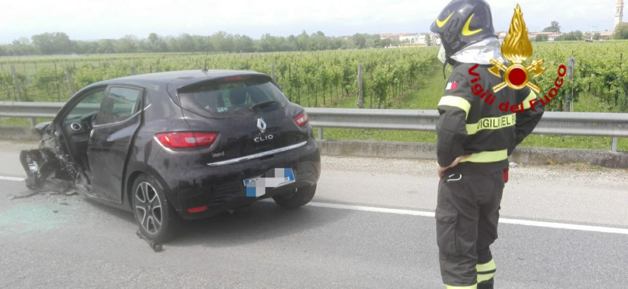 Incidente Villorba, scontro tra auto e camion: donna ferita
