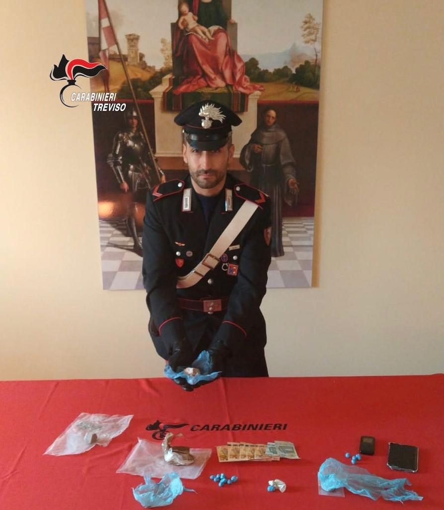 Vende eroina a Villarazzo, 47enne arresto in flagranza dai Carabinieri