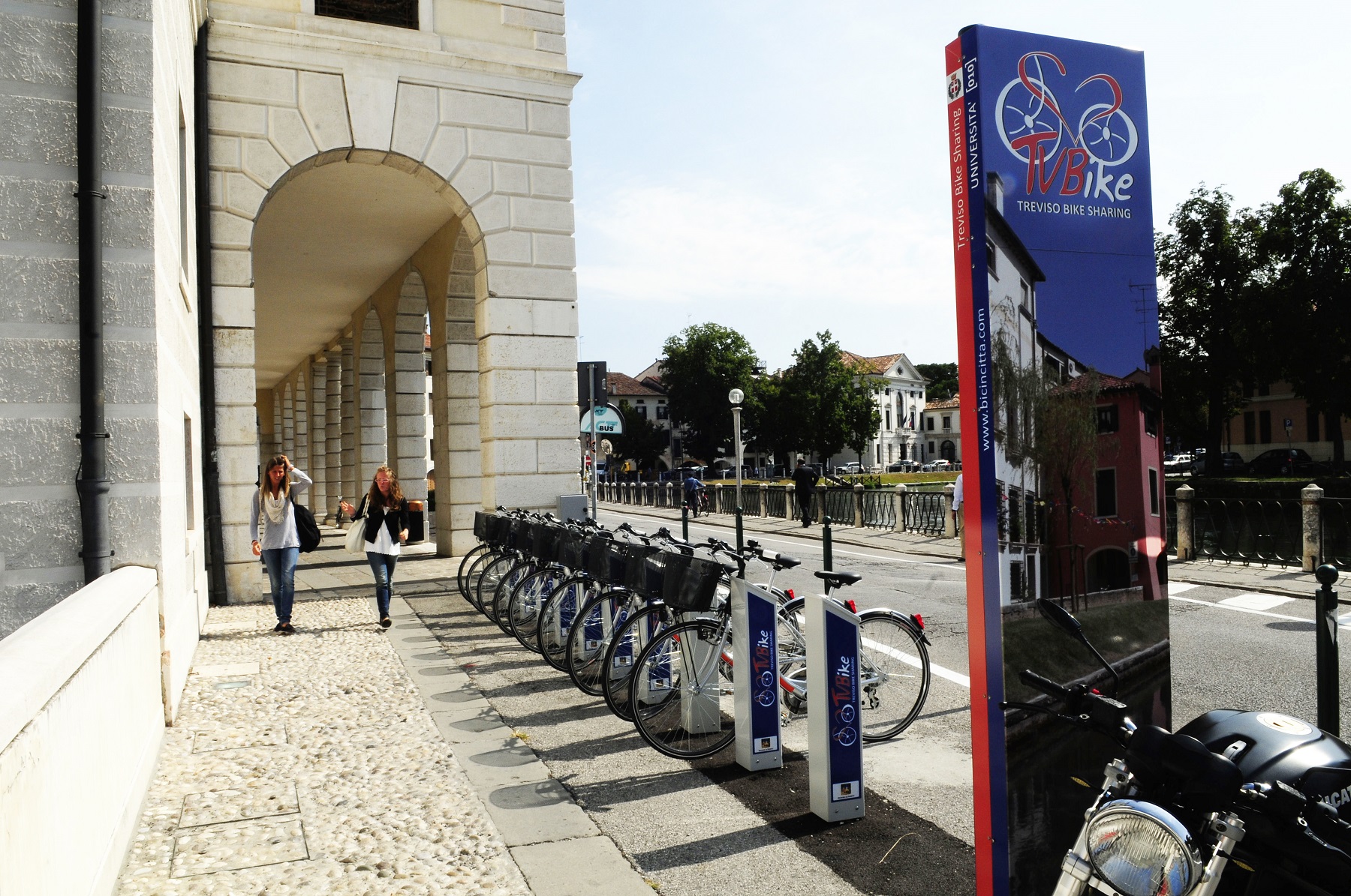 Mobilità pubblica e sostenibile a Treviso, cresce l'integrazione grazie a MOM e TVBike