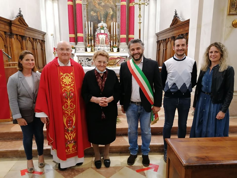 Compleanno speciale per Nia, la super nonna di Riese ha compiuto 105 anni: con gli auguri di Zaia