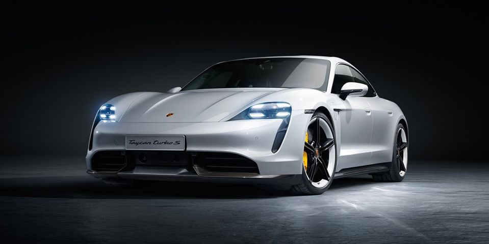 Ti compri la Porsche così aiuti chi ha bisogno: l’iniziativa in collaborazione con la Caritas