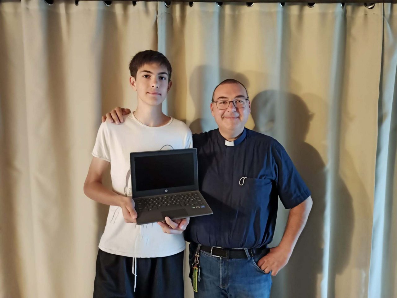 Cfp Fonte, consegnato al vincitore Mattia il computer del concorso “Andrà tutto bene”