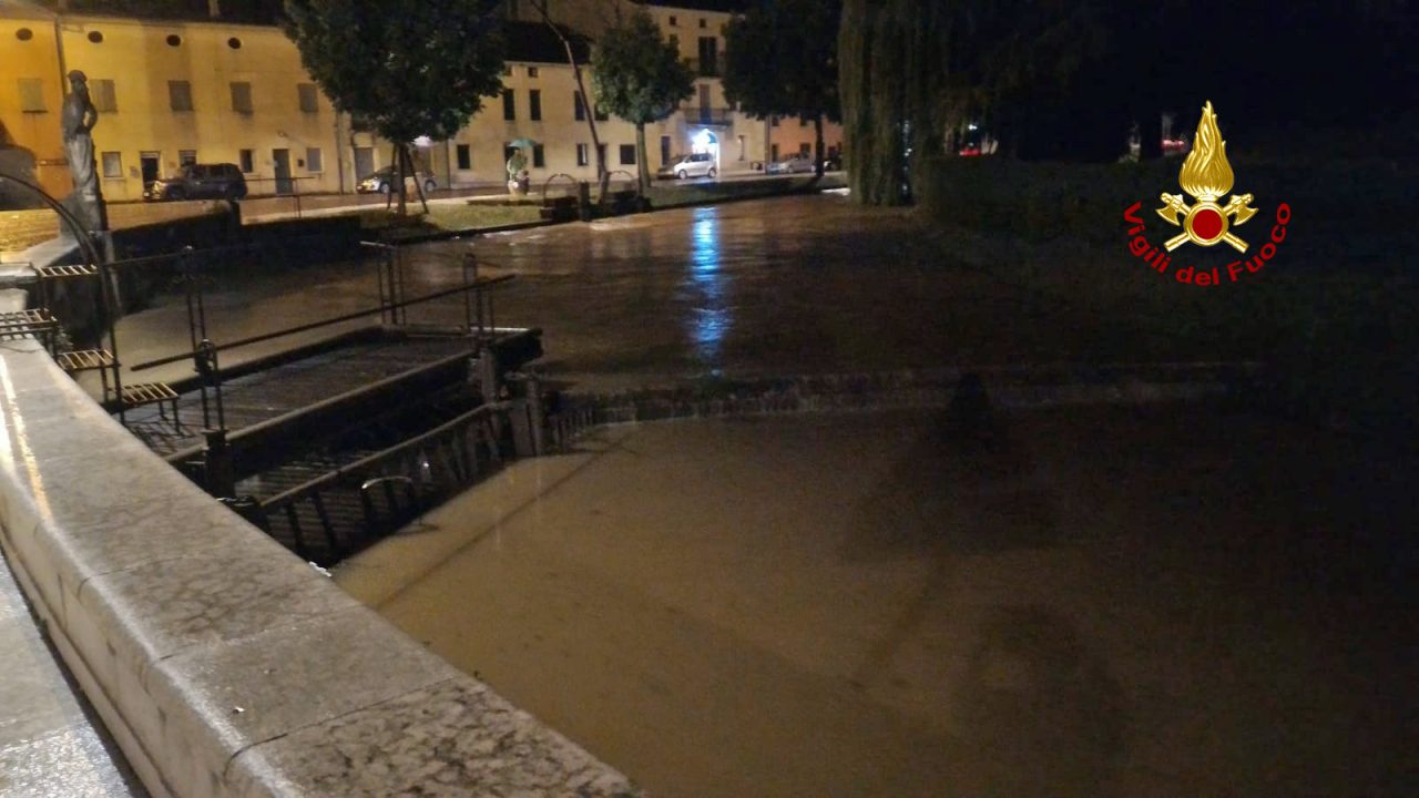 La lunga notte di Castelfranco: sott’acqua la Città del Giorgione – VIDEO E GALLERY