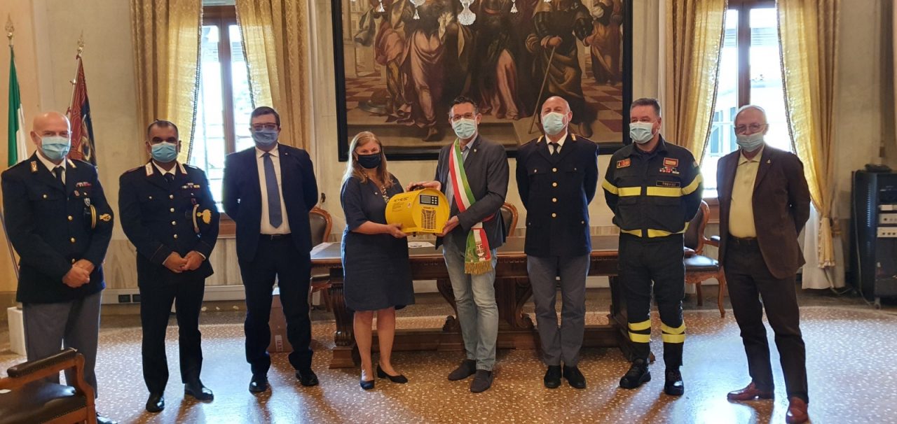 Lions club Castelfranco, donato un sanificatore alle Forze dell’ordine – VIDEO
