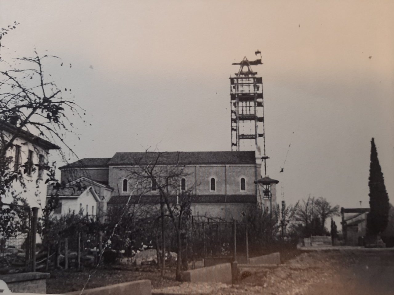 Caonada si mette in mostra: foto del passato e tante curiosità sulla frazione