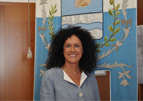 Lella Costa a Vedelago, sabato lo spettacolo della rassegna che ospiterà anche Natalino Balasso