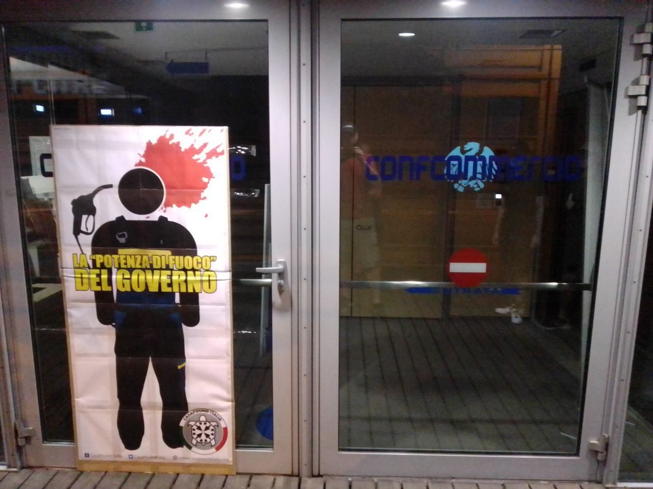 CasaPound, provocazione a sostegno dei benzinai anche a Treviso e Vittorio Veneto