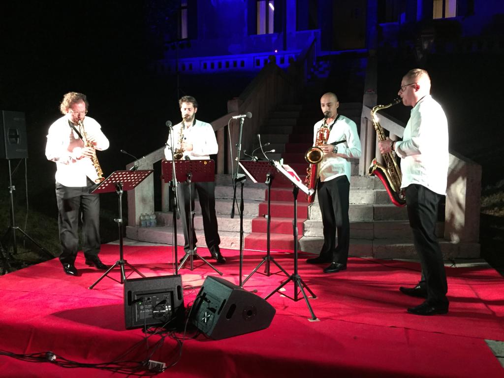 “Ripartire dalla musica”: commozione al concerto dedicato al personale medico dell’ospedale di Castelfranco – VIDEO e GALLERY
