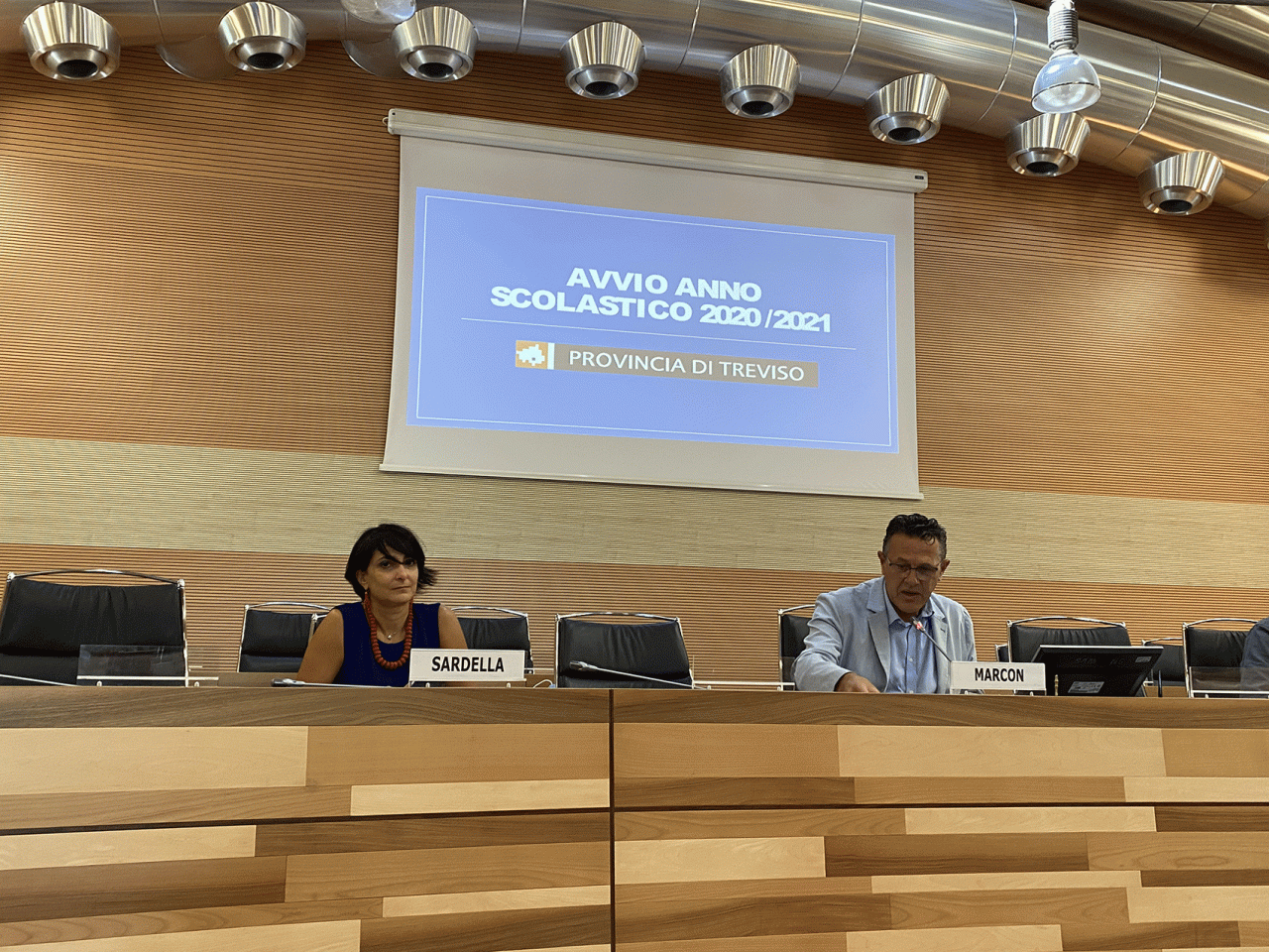 Scuole superiori, ecco la “via trevigiana” per il rientro in classe degli studenti: “Tutti in presenza”