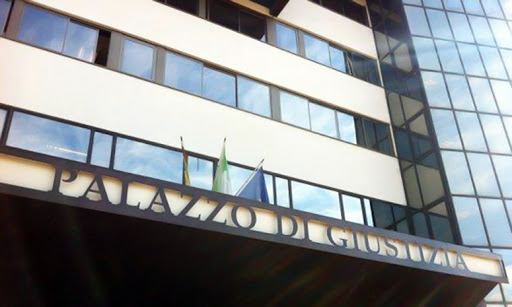 Moglie malata “costretta” a rapporti sessuali: l’anziano marito finisce a processo