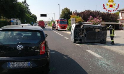 Violento scontro tra due auto a Treviso, Vigili del Fuoco sul posto