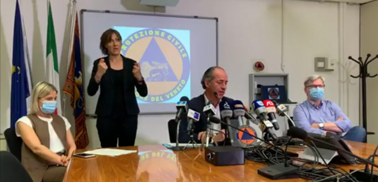 Zaia, nuova ordinanza: obbligo tampone per chi arriva dall’estero, ecco le categorie interessate