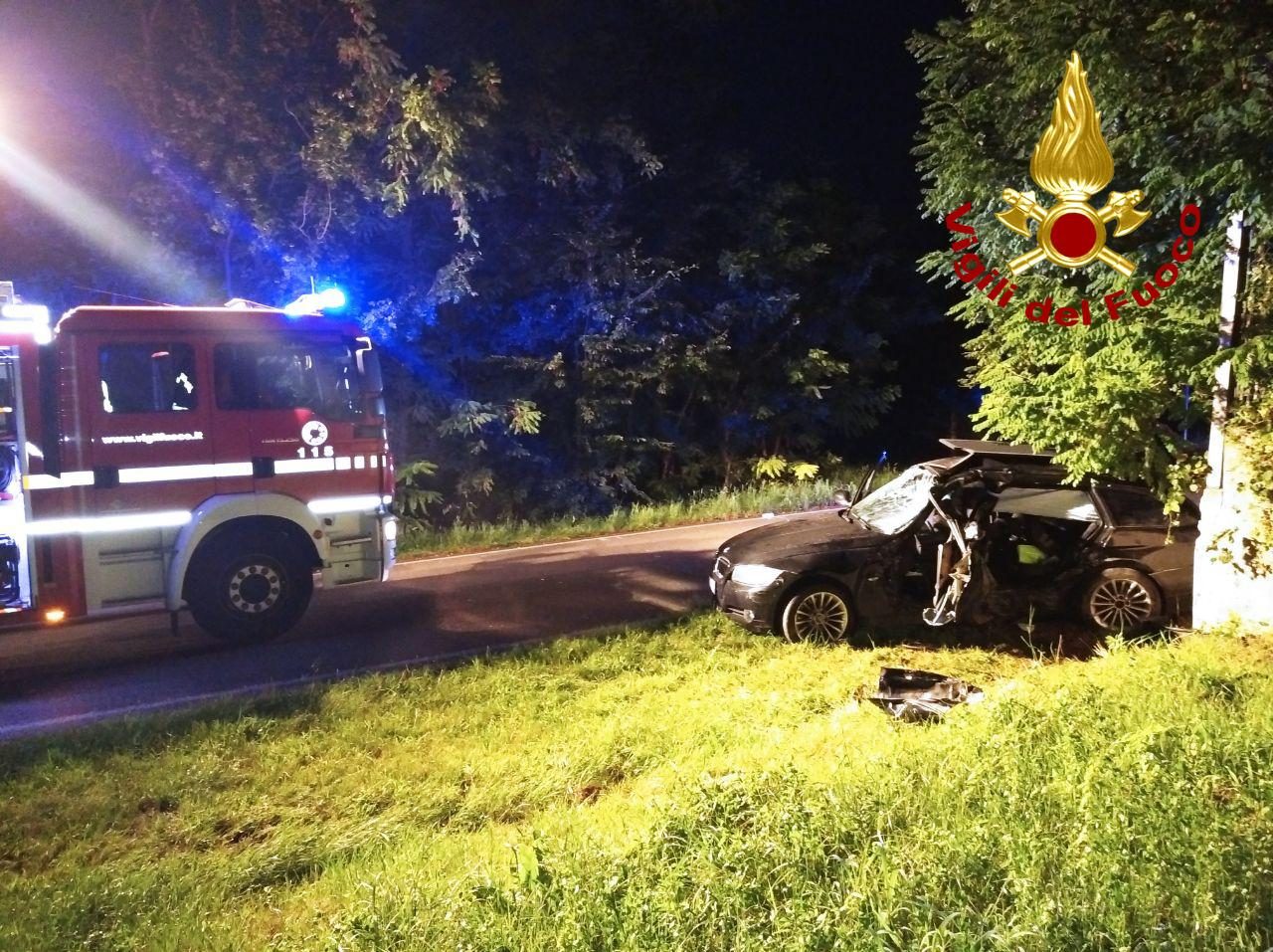 Grave incidente a Cordignano: auto esce di strada e si schianta contro un muro