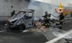 Tragedia sfiorata in A4: furgone divorato dalle fiamme, miracolato il conducente – Gallery