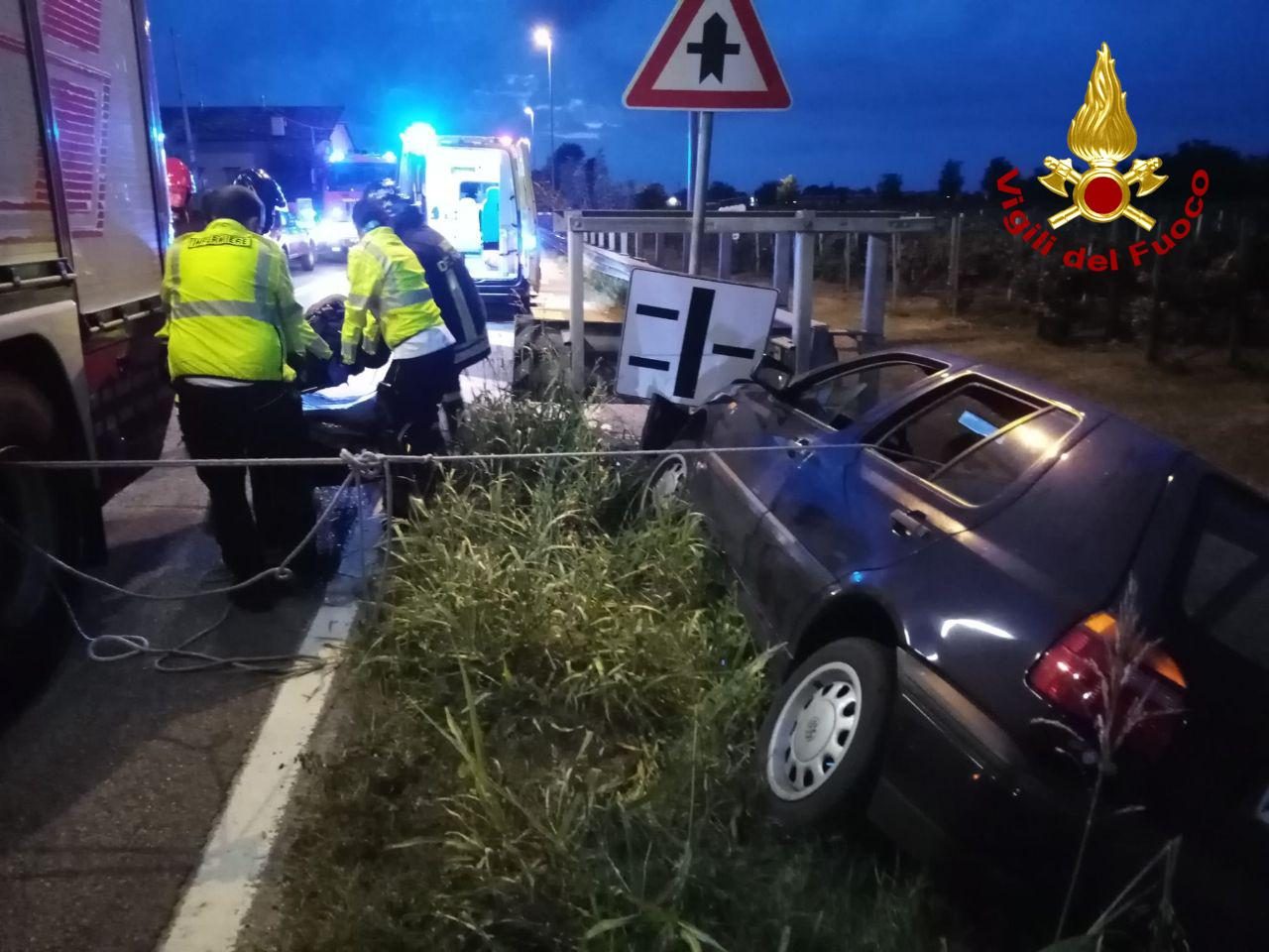 Schianto a Villorba, fuori strada con l’auto: un ferito