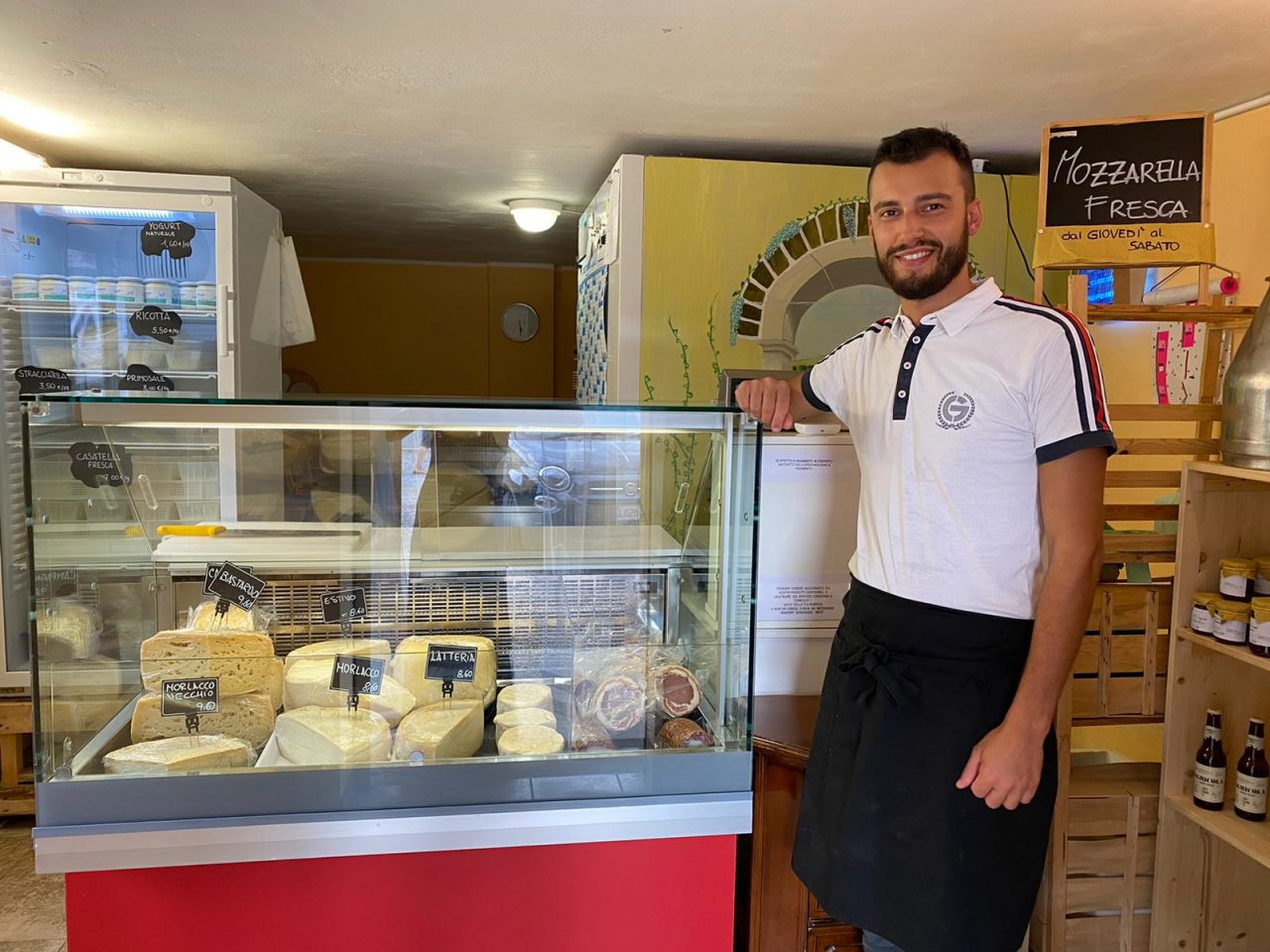 Da cuoco a produttore di formaggio locale: la scelta controcorrente di Andrea, 26enne di Castelfranco