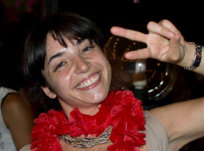 Si tuffa in Sardegna e non riemerge più, addio Sara: “Ci mancherà il tuo sorriso”