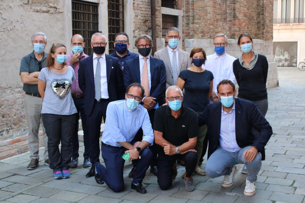 Al via i lavori di restauro della facciata della scuola con l’affresco del Tiziano