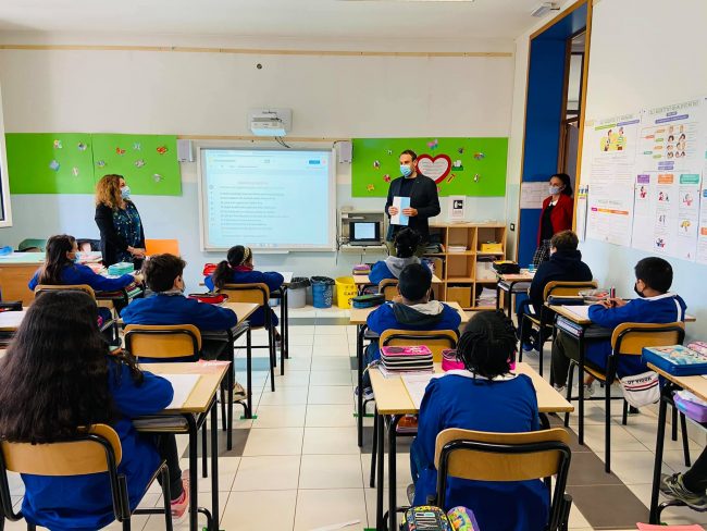 Scuole primarie Treviso, il Comune dona un quaderno a tutti gli alunni: partita ieri la consegna