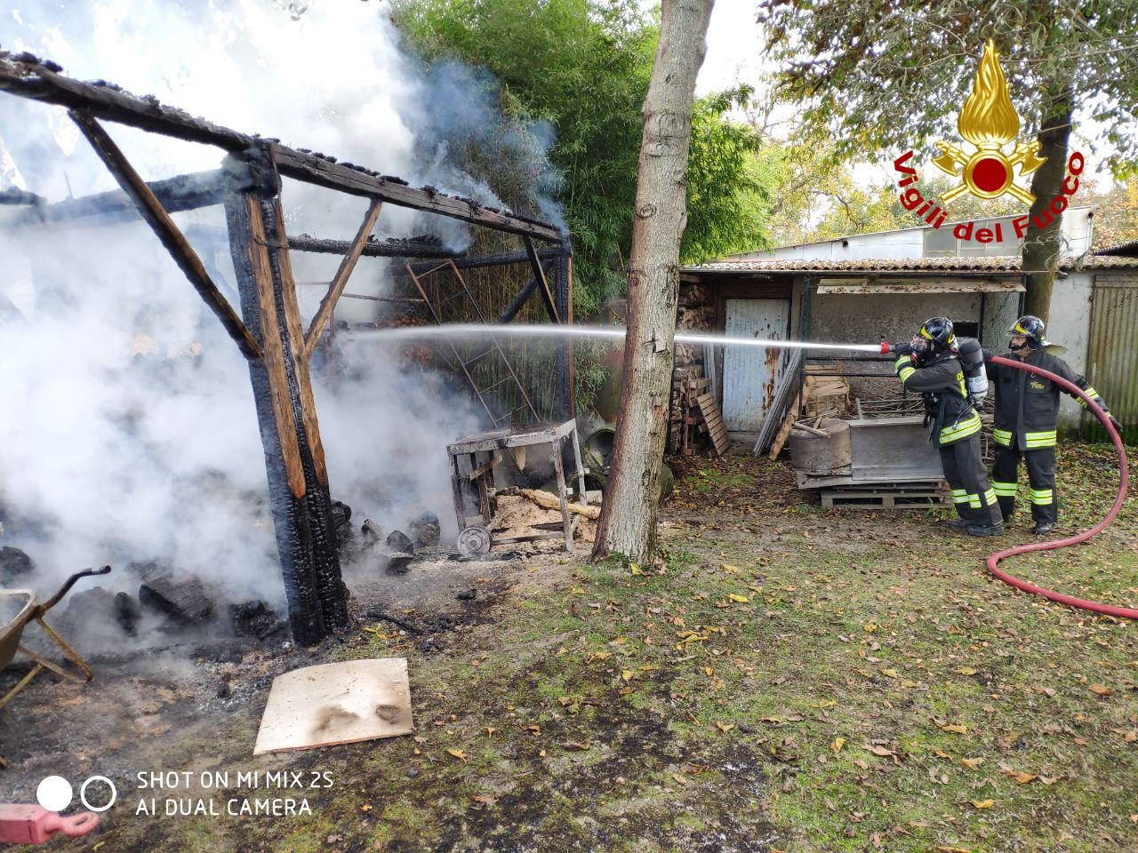 Incendio baracca a Roncade, sul posto i Vigili del fuoco