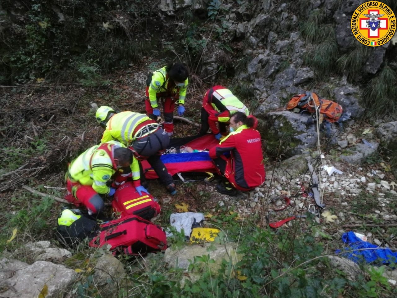 Precipita per una decina di metri dalla parete di roccia: climber 46enne ferito