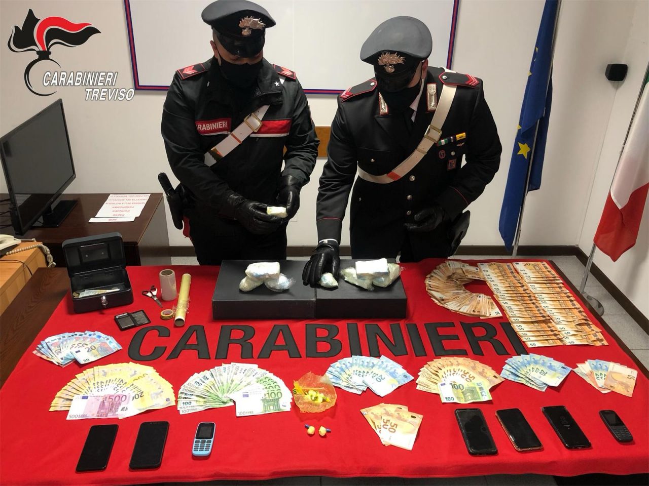 Beccati in auto con oltre un chilo di cocaina pura: arrestati quattro marocchini a Nervesa