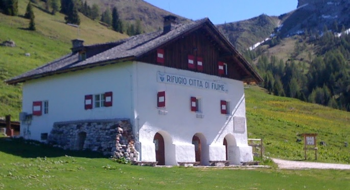 Bloccati dal ghiaccio, paura per due escursionisti di Montebelluna: salvati dal Soccorso Alpino