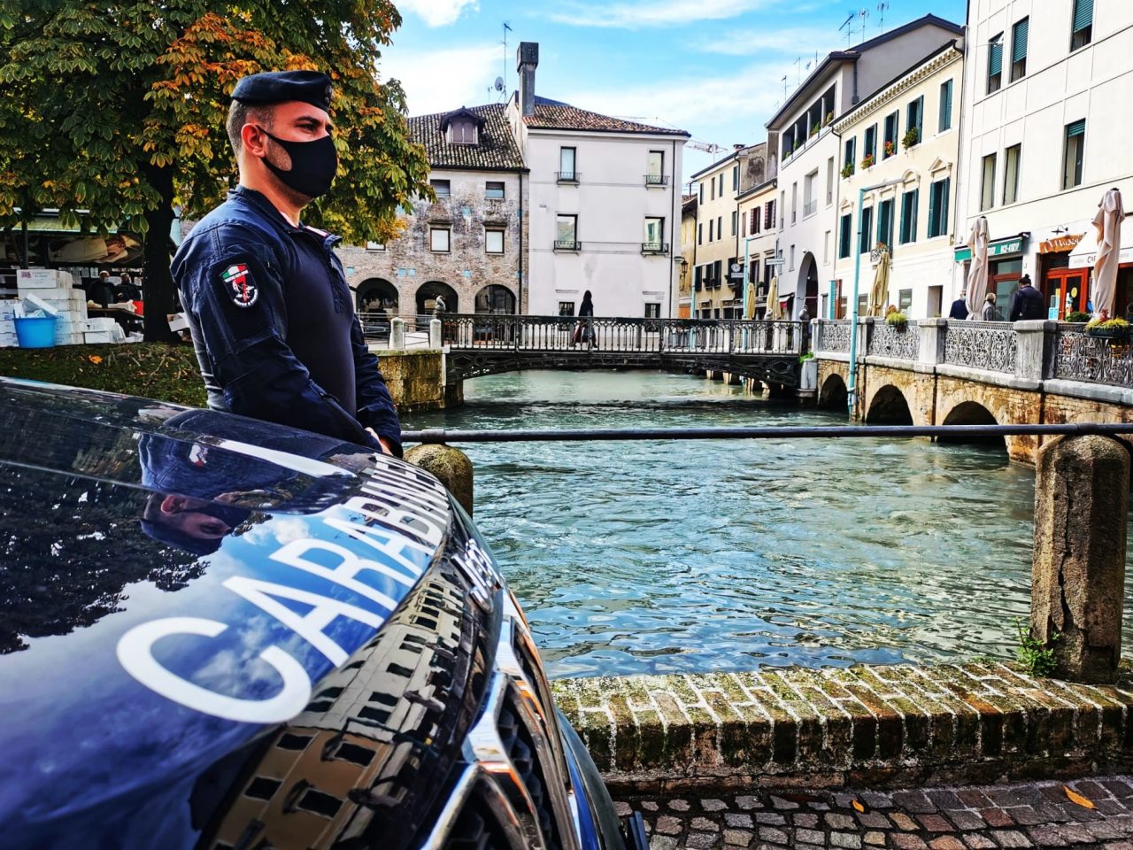 Treviso, ruba una costosa confezione di profumo: denunciata 42enne straniera