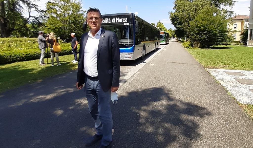 Riapertura scuole e nodo trasporti: “Dalla Provincia contributo per potenziare il servizio coi privati”