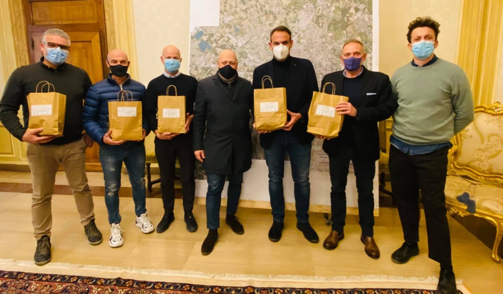 Natale tra eccellenza e solidarietà: queste le parole d’ordine per ringraziare i volontari impegnati nell’epidemia