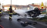 Schianto sulla Postumia, auto distrutta dalle fiamme: due feriti