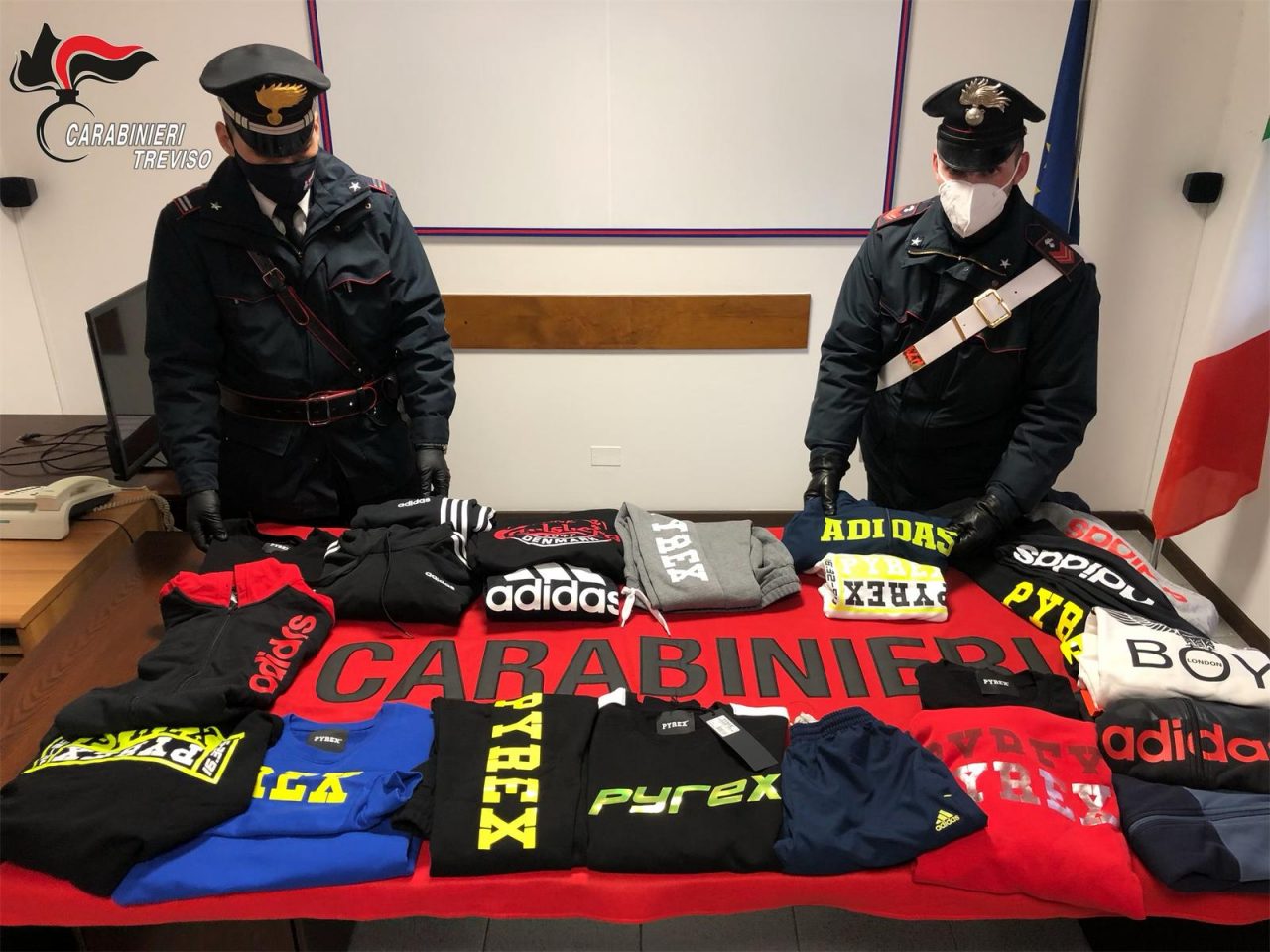 Furti di capi griffati a Maser, il bottino da 3 mila euro recuperato a Castelfranco
