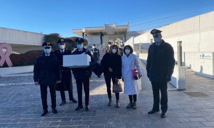 Vaccination day a Treviso, le prime dosi arrivate al Ca' Foncello: c'è anche Zaia per l'avvio della campagna - VIDEO