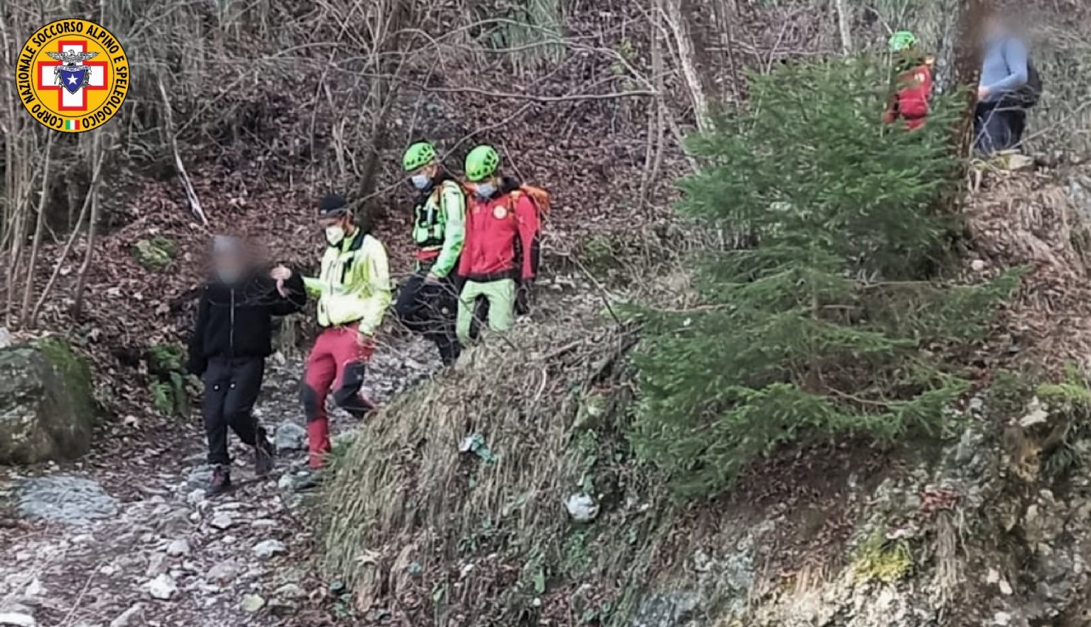 Monte Grappa, escursionista si sente male lungo il sentiero: recuperata dal Soccorso alpino