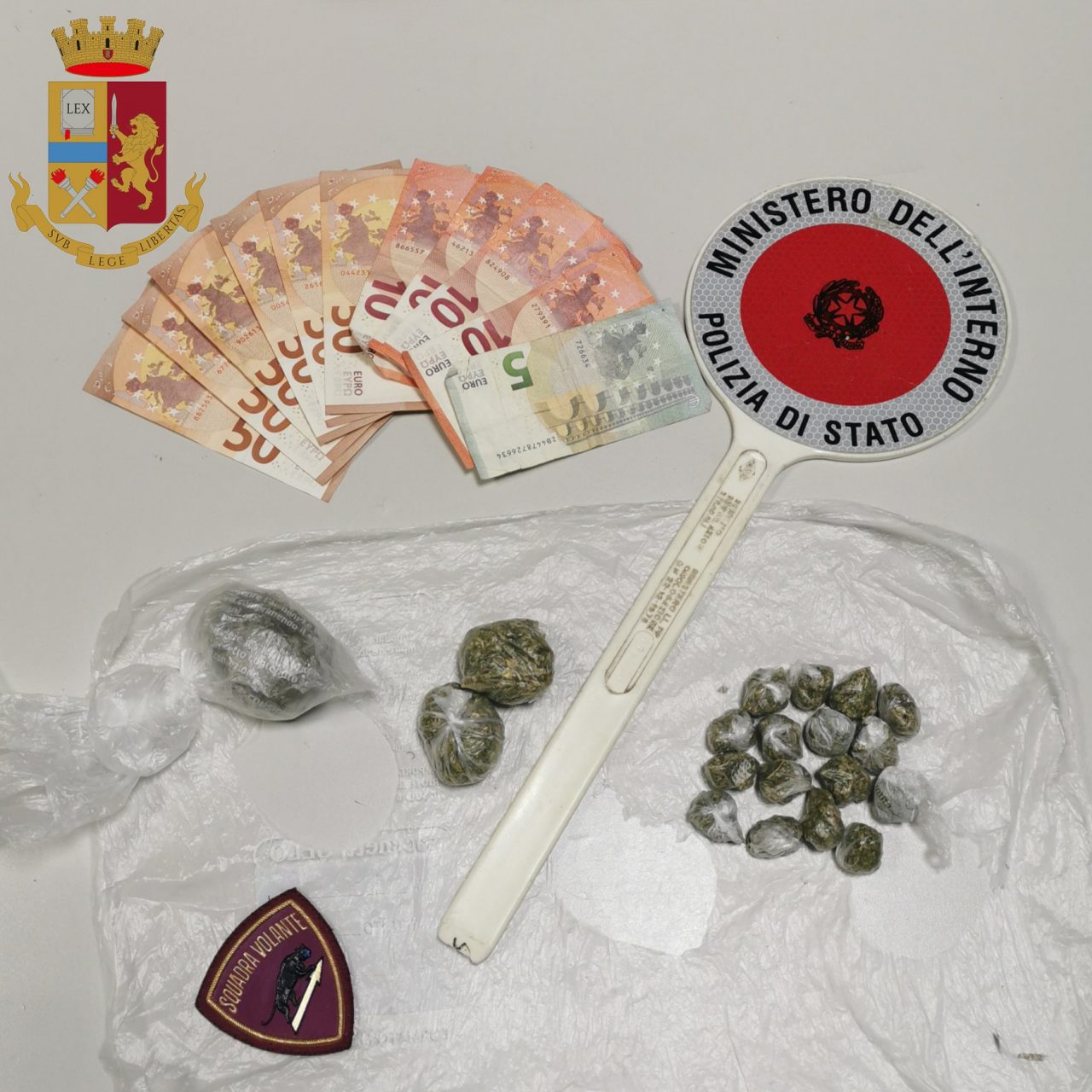 Spaccio a Treviso, 30enne denunciato: “tradito” dal forte odore di marijuana