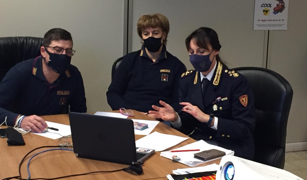 Riprendono gli incontri con gli studenti: didattica a distanza anche per la Polizia