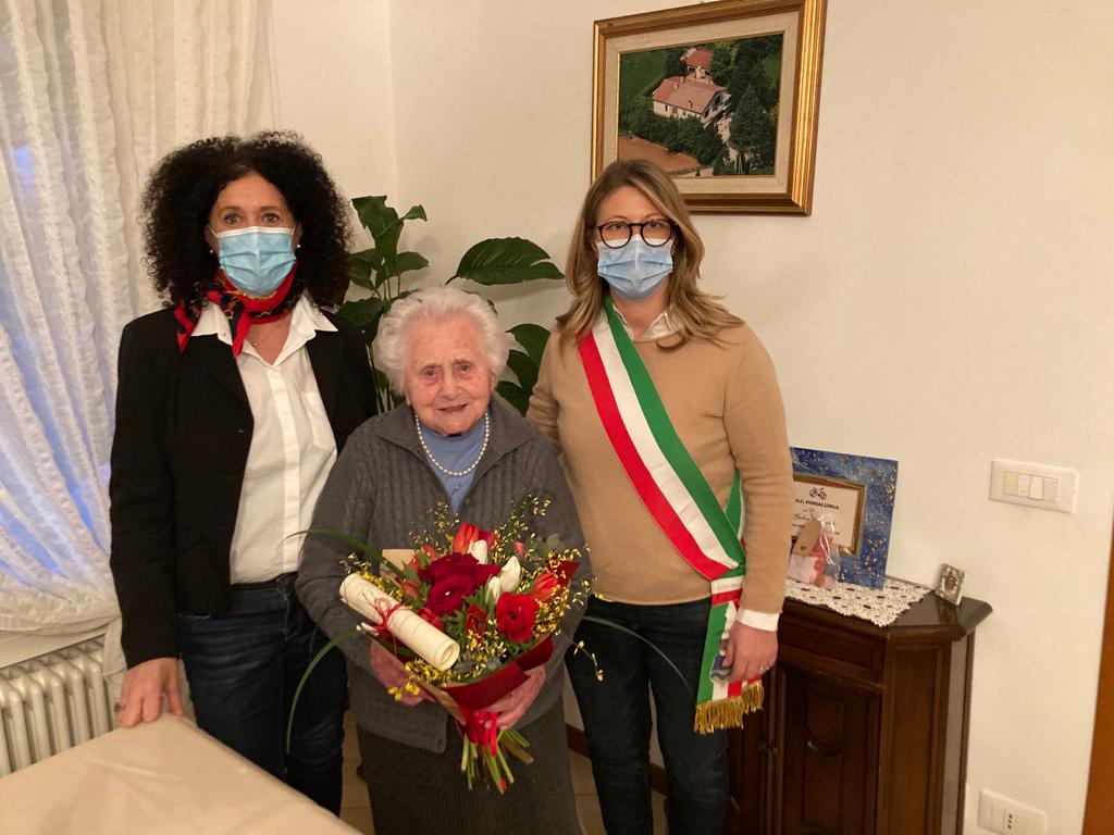 Nonna Gina ha compiuto 103 anni: è la più anziana di Vedelago ma non rinuncia all’estetista!