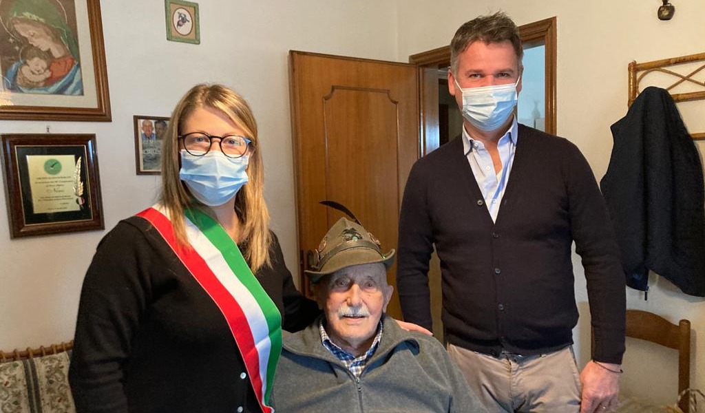 Primo De Marchi spegne 102 candeline: gli auguri del sindaco e del vicesindaco di Vedelago