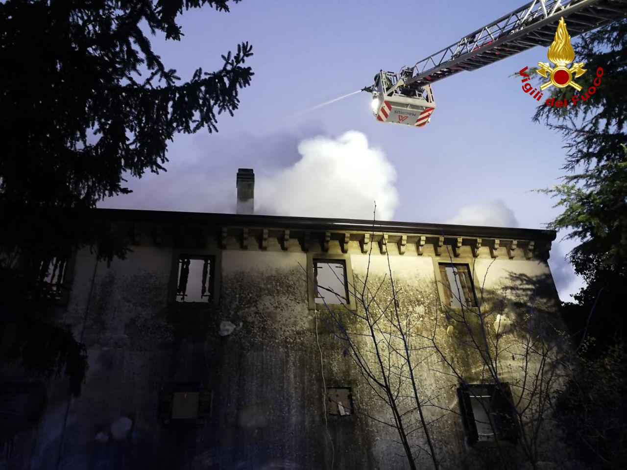 Incendio a Godega in una casa colonica disabitata – Gallery