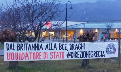 Striscione contro Mario Draghi a Vittorio Veneto