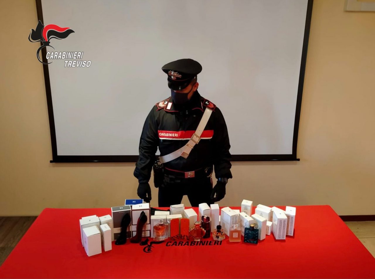 Profumi “tarocchi”: 35enne beccato a Vedelago con 45 flaconi di marchi prestigiosi falsi
