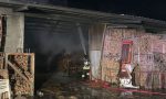 Incendio capannone agricolo a Meduna, brucia tetto in eternit: allarme fibre di amianto