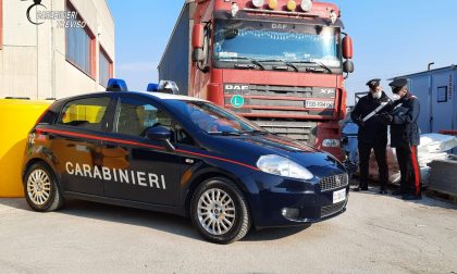 Scaricano il tir e trovano 5 minorenni afghani nascosti tra la merce