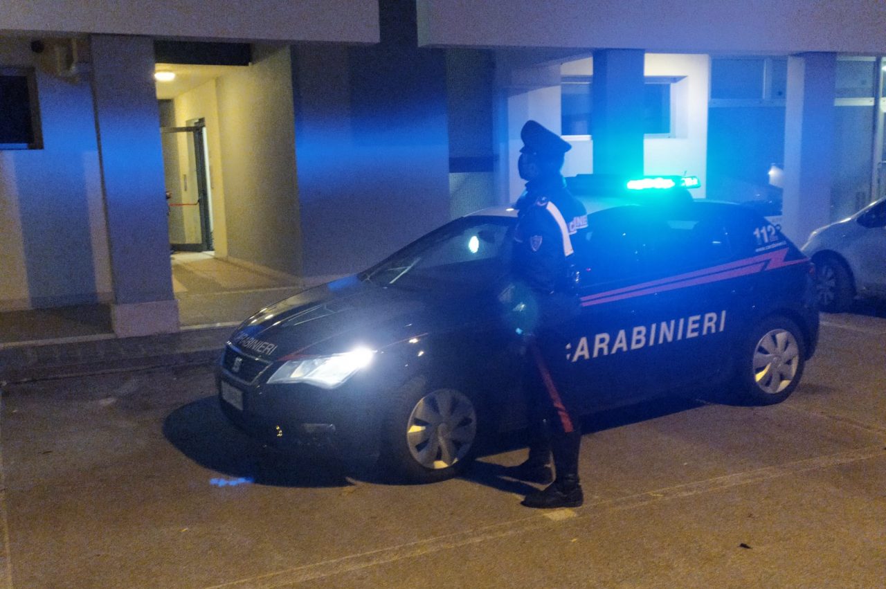 Orrore a Castello di Godego: uccide il figlio di due anni e si toglie la vita