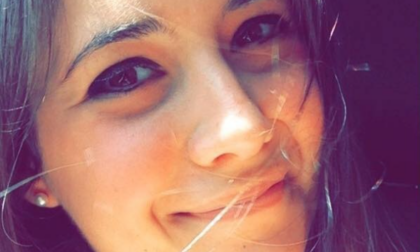 Marta accoltellata ferocemente per aver reagito alla rapina: 16enne accusato di tentato omicidio